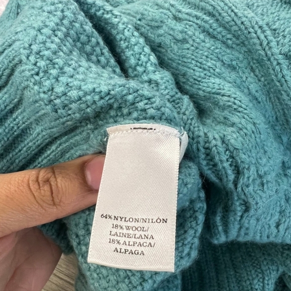 Ann Taylor cable knit sweater - Picture 2 of 6